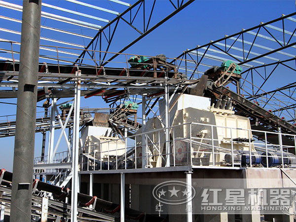 反擊式破碎機生產現(xiàn)場圖