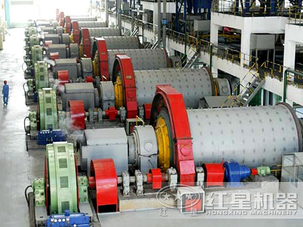 節(jié)能環(huán)保球磨機(jī)生產(chǎn)現(xiàn)場(chǎng)實(shí)拍