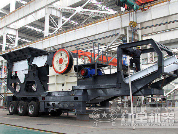  80移動式建筑垃圾破碎機設備實拍