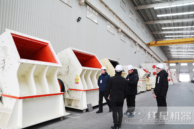 客戶來廠參觀青石破碎機設(shè)備