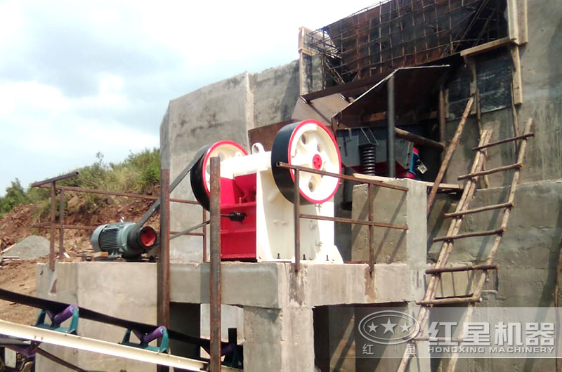 46石墨鄂破工作現(xiàn)場實(shí)拍圖