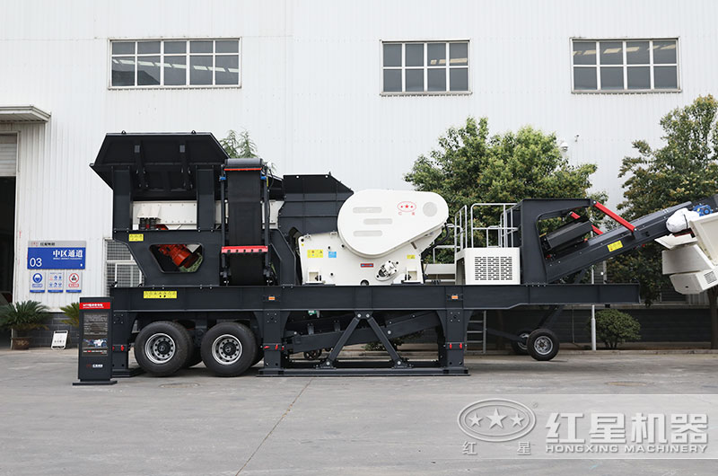 輪胎式移動破煤機現(xiàn)場實拍