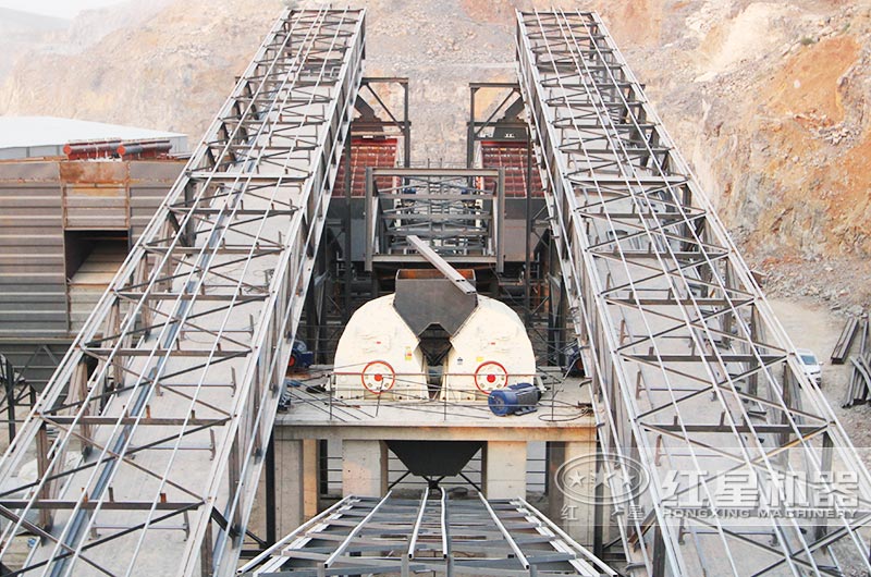 錘式破碎機(jī)生產(chǎn)現(xiàn)場(chǎng)實(shí)拍