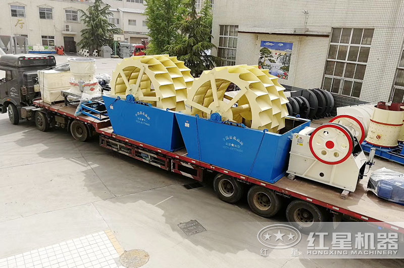 整套水洗機(jī)制砂設(shè)備裝車發(fā)貨中 整套水洗機(jī)制砂設(shè)備裝車發(fā)貨中