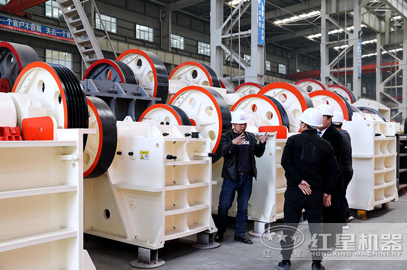 客戶來廠參觀破碎設(shè)備