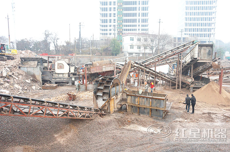 建筑廢料加工廠作業(yè)現(xiàn)場(chǎng)