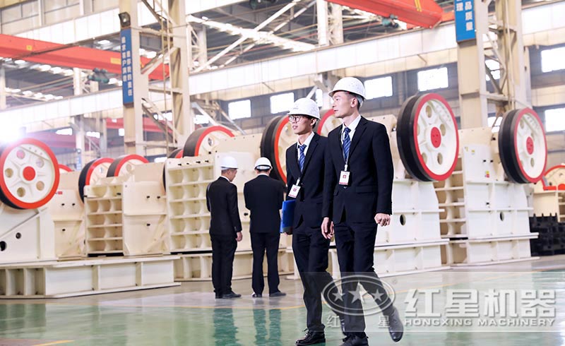 專業(yè)工程師為用戶選擇破碎機(jī)型號