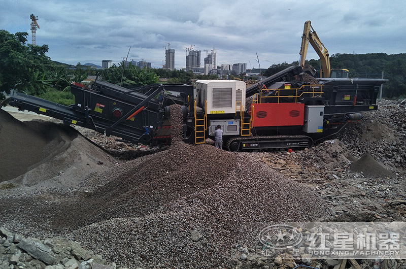 移動破碎機現(xiàn)場
