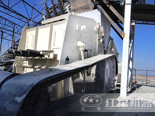 PF-1210反擊破碎機(jī)設(shè)備實(shí)拍