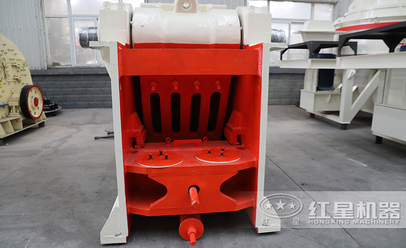 小型鱷式碎石機細(xì)節(jié)圖