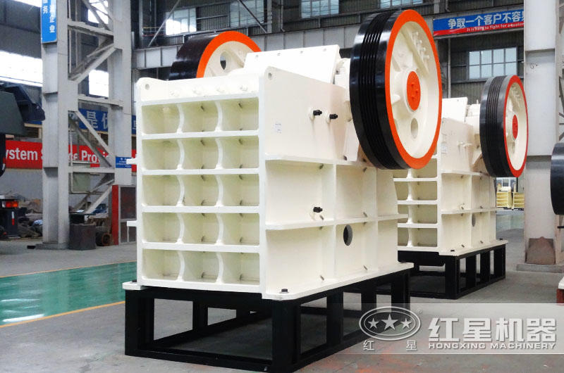 鄂式破碎機(jī)，破碎比大