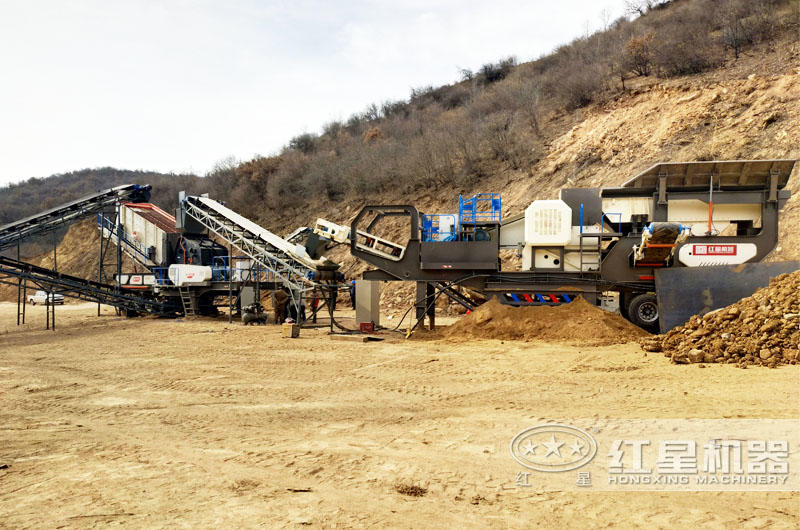 輪胎式鄂式移動石頭破碎機生產現場