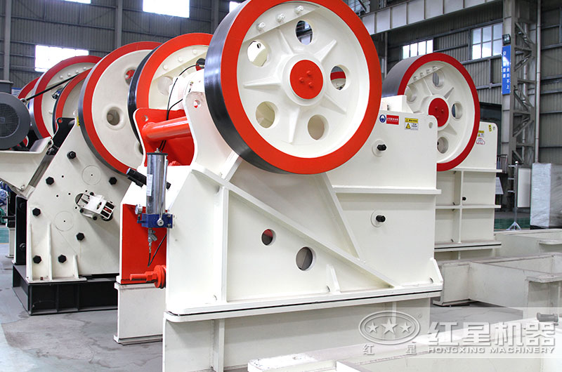 顎式破碎機(jī)設(shè)備圖片 顎式破碎機(jī)設(shè)備圖片