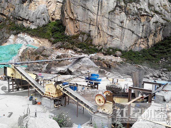 vsi5x系列新型制砂機生產(chǎn)現(xiàn)場圖