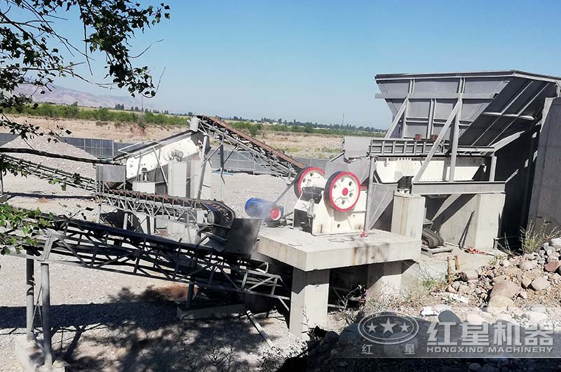 顎式破碎機(jī)生產(chǎn)現(xiàn)場(chǎng)圖 顎式破碎機(jī)生產(chǎn)現(xiàn)場(chǎng)圖