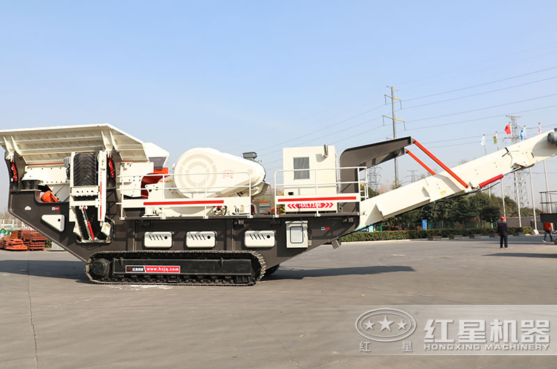 履帶式破碎站工作方便，價(jià)格略貴