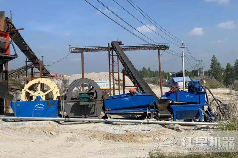 配置兩臺洗沙設(shè)備，提高經(jīng)濟收益