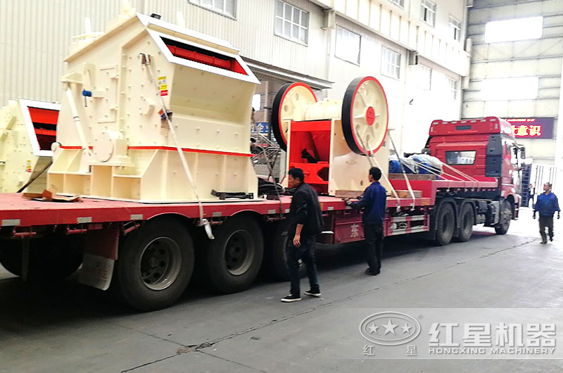 紅星珍珠巖生產(chǎn)線設(shè)備發(fā)貨現(xiàn)場