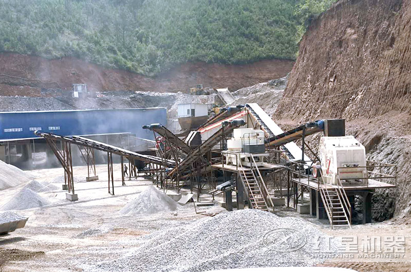 反擊破碎機生產(chǎn)現(xiàn)場