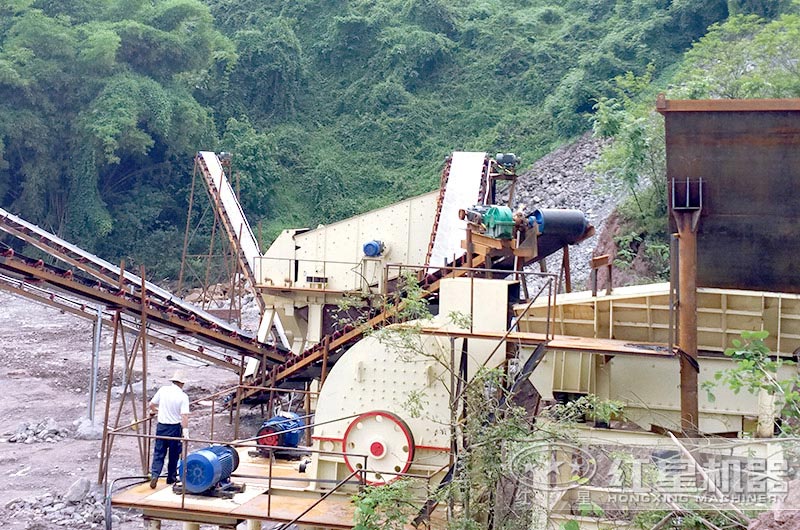 錘破機生產(chǎn)現(xiàn)場