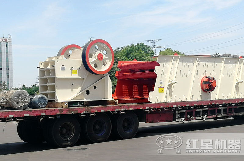 紅星1060破碎機(jī)發(fā)貨現(xiàn)場，前往安徽